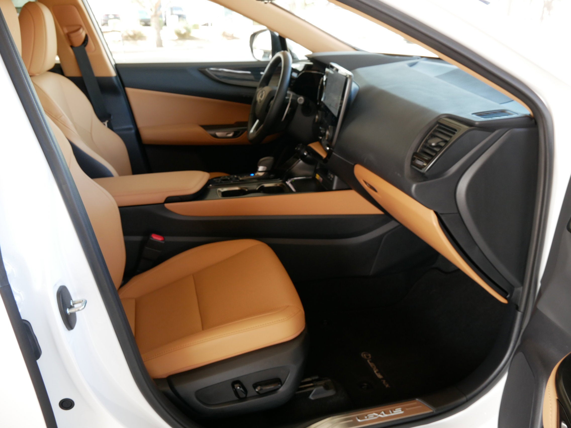 2025 Lexus NX 350h Premium