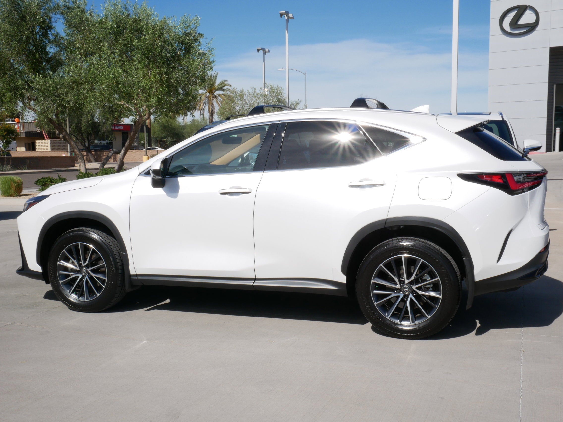 2025 Lexus NX 350h Premium