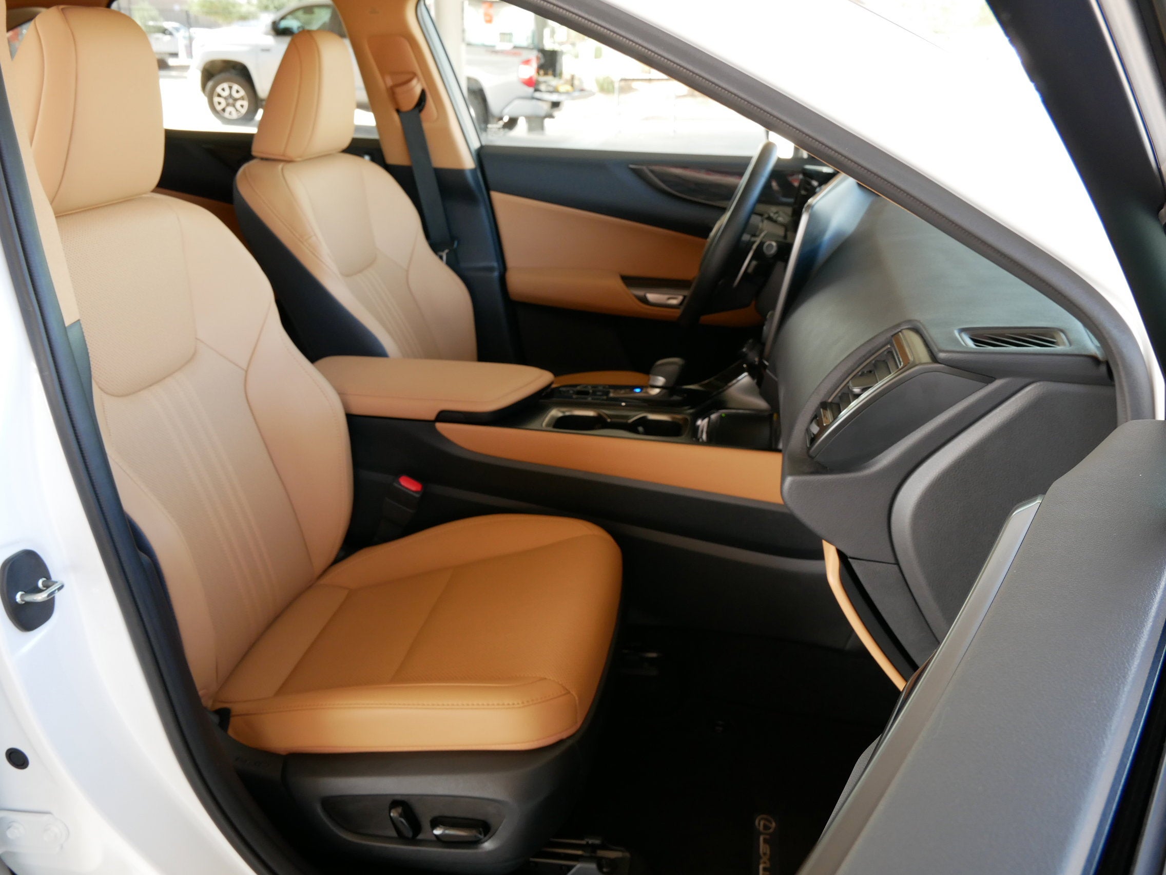 2025 Lexus NX 350h Premium