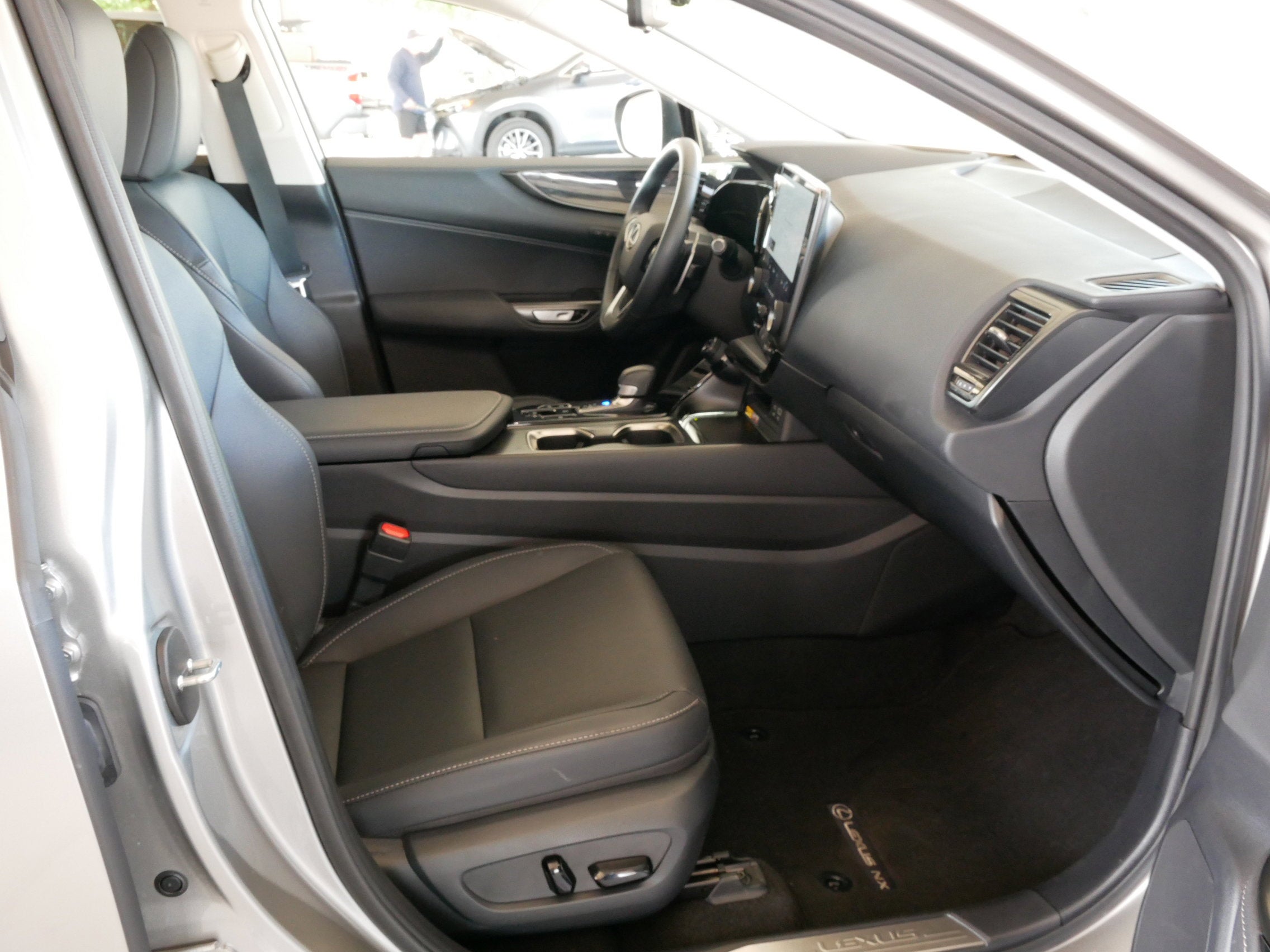 2025 Lexus NX 350h PREMIUM