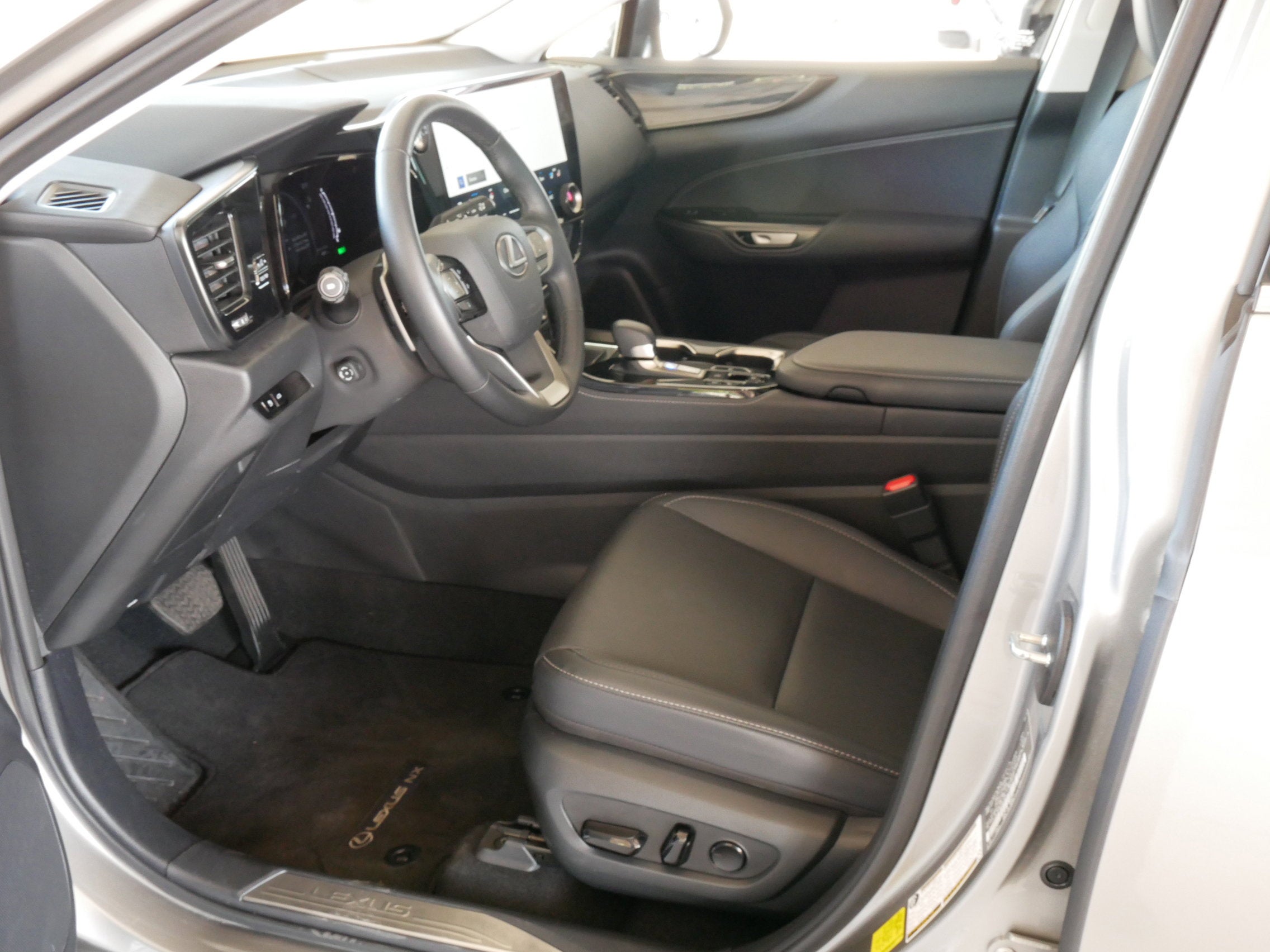 2025 Lexus NX 350h PREMIUM