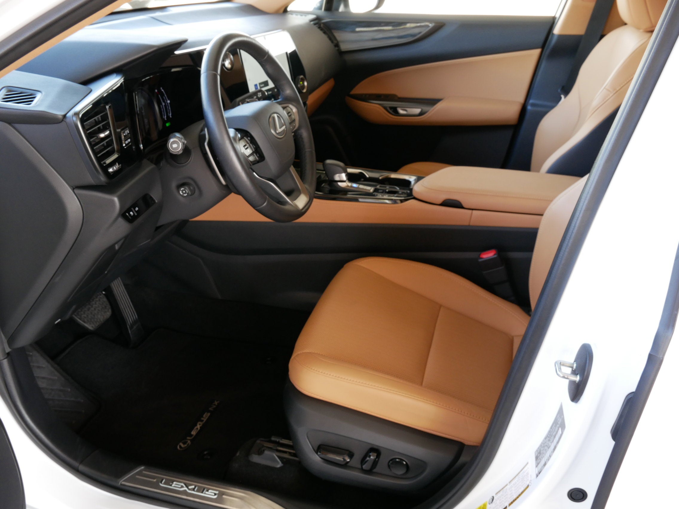 2025 Lexus NX 350h PREMIUM