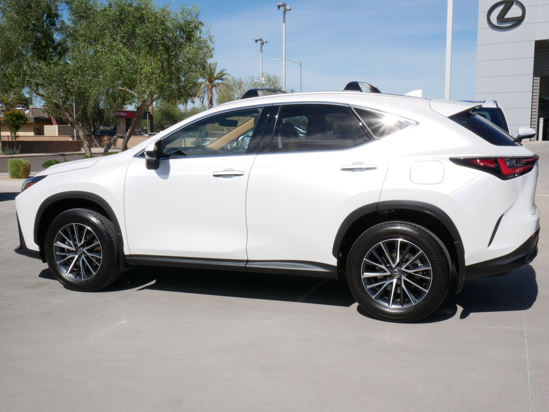2025 Lexus NX 350h PREMIUM