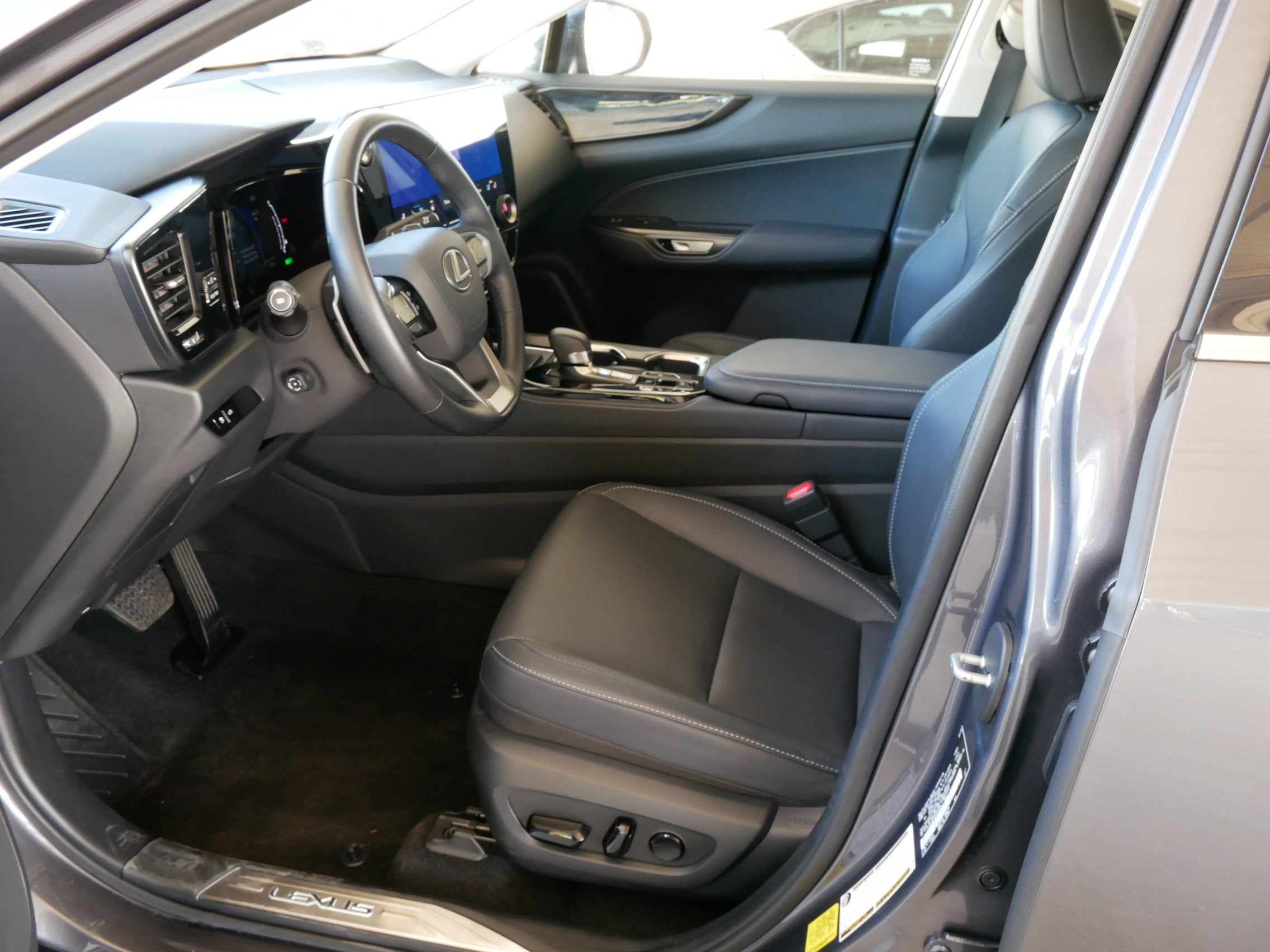 2025 Lexus NX 350h PREMIUM