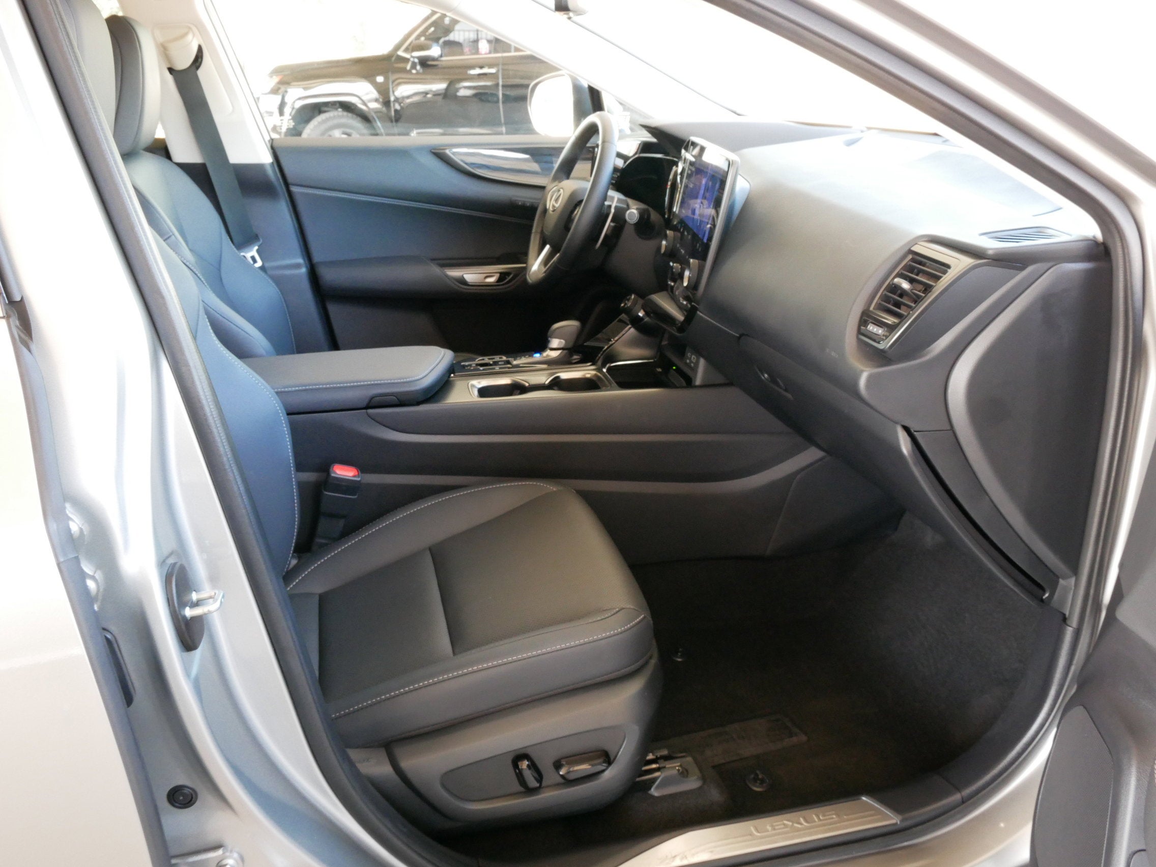 2025 Lexus NX 350h PREMIUM