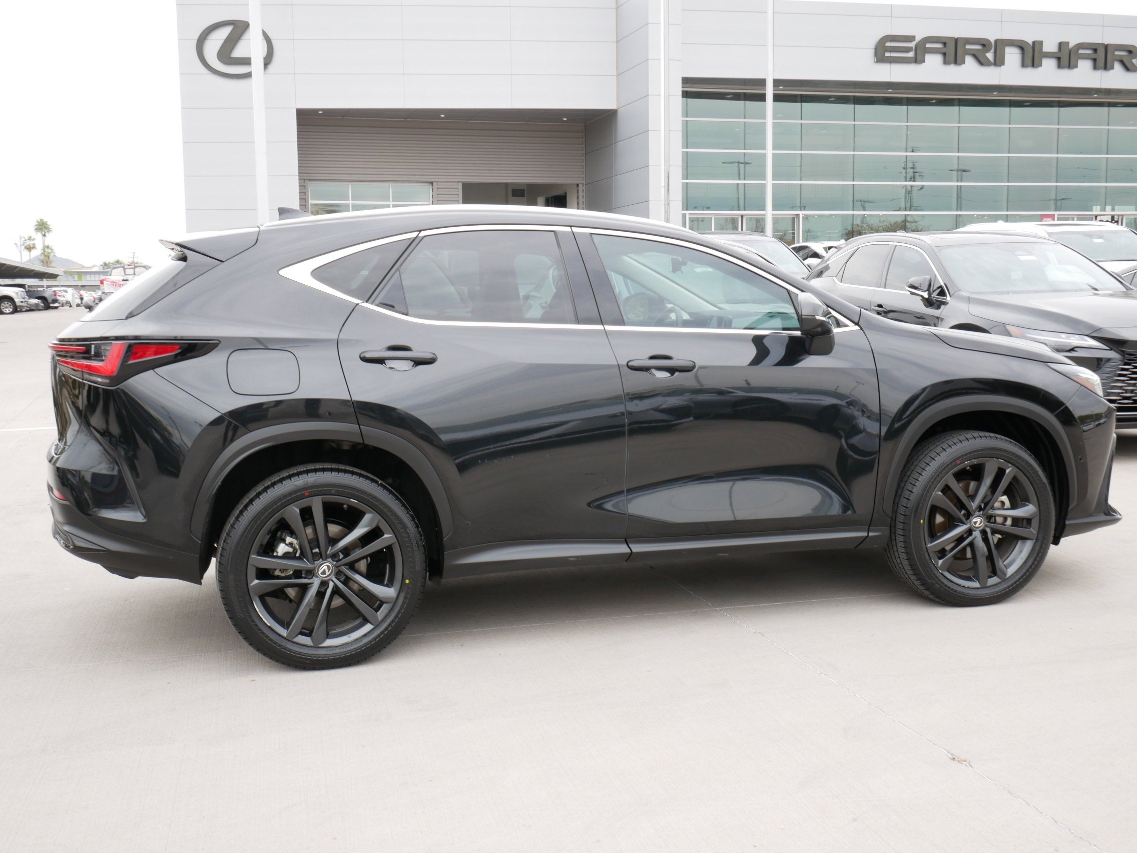 2023 Lexus NX 450h+ Luxury