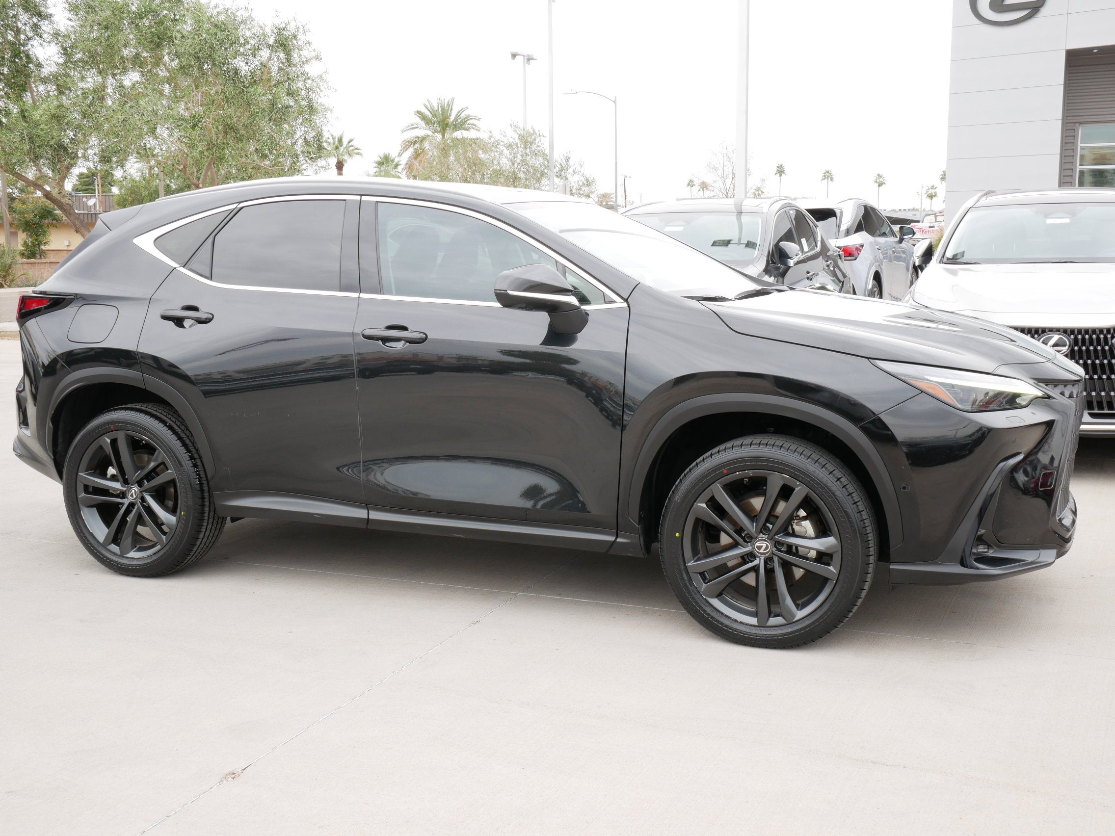 2023 Lexus NX 450h+ Luxury