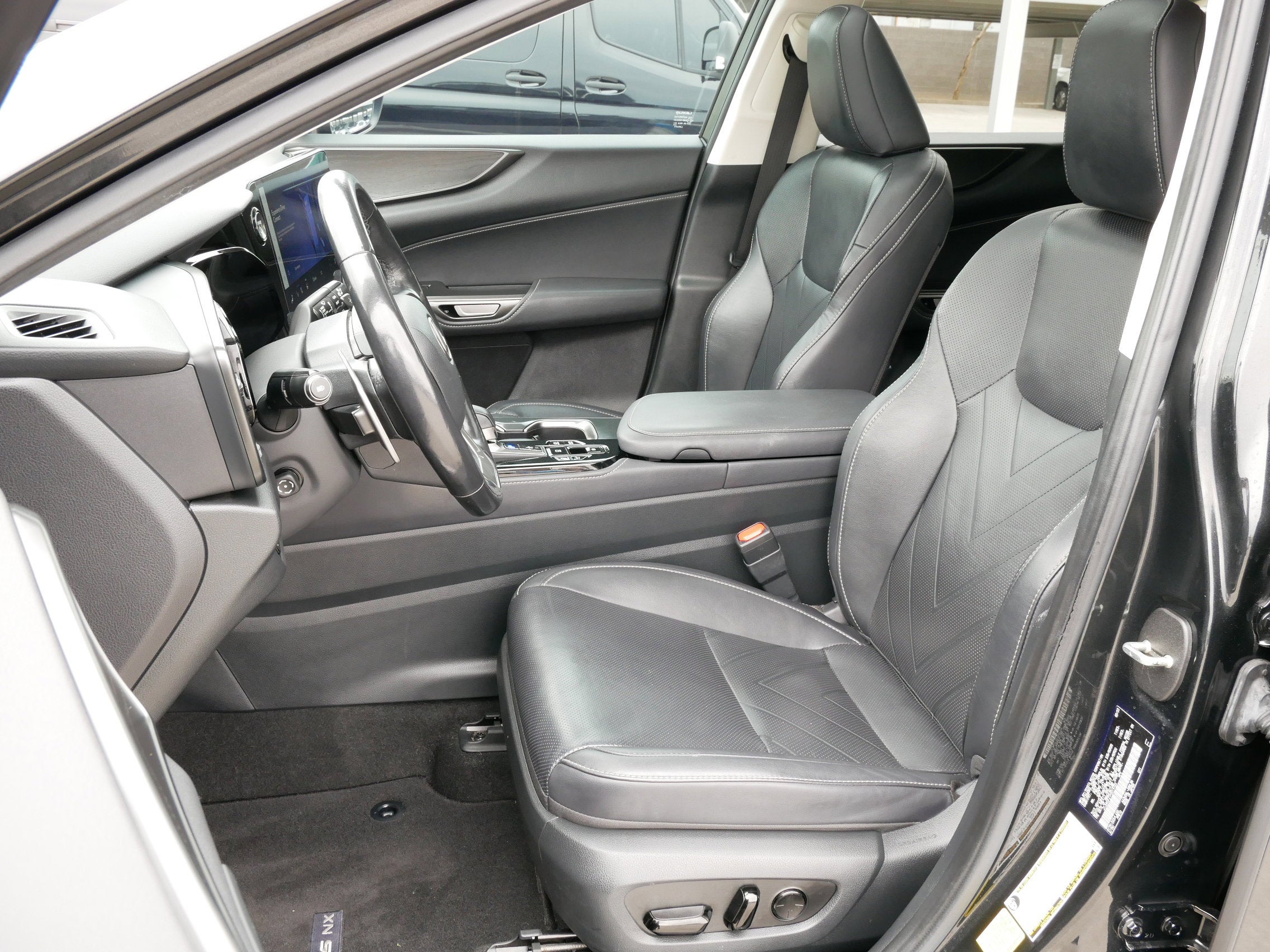 2023 Lexus NX 450h+ Luxury