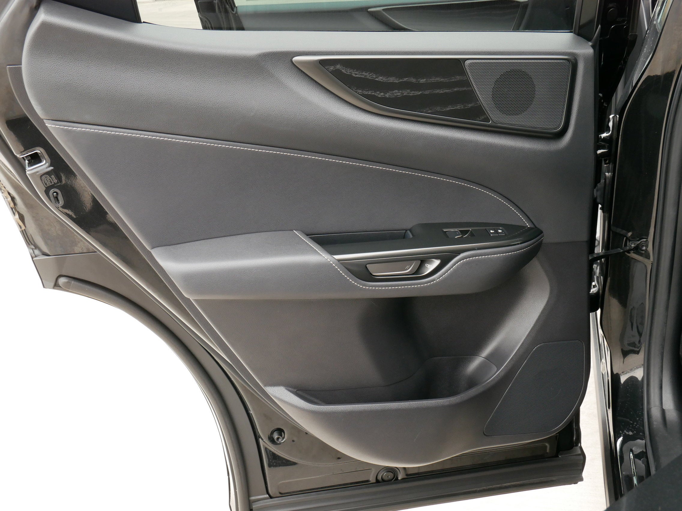 2023 Lexus NX 450h+ Luxury