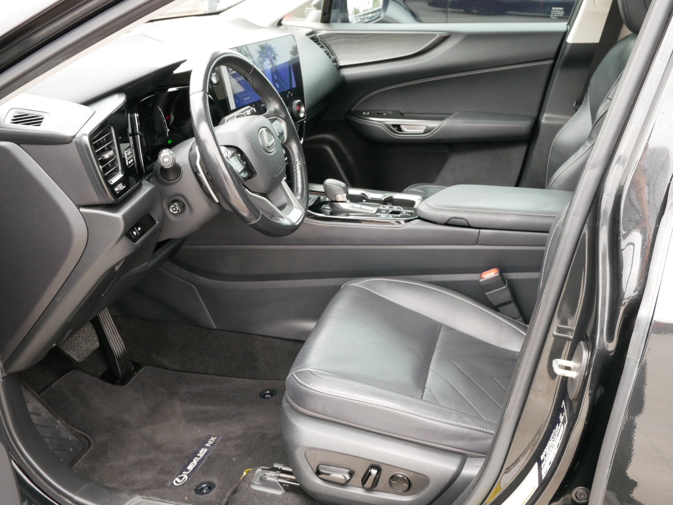 2023 Lexus NX 450h+ Luxury