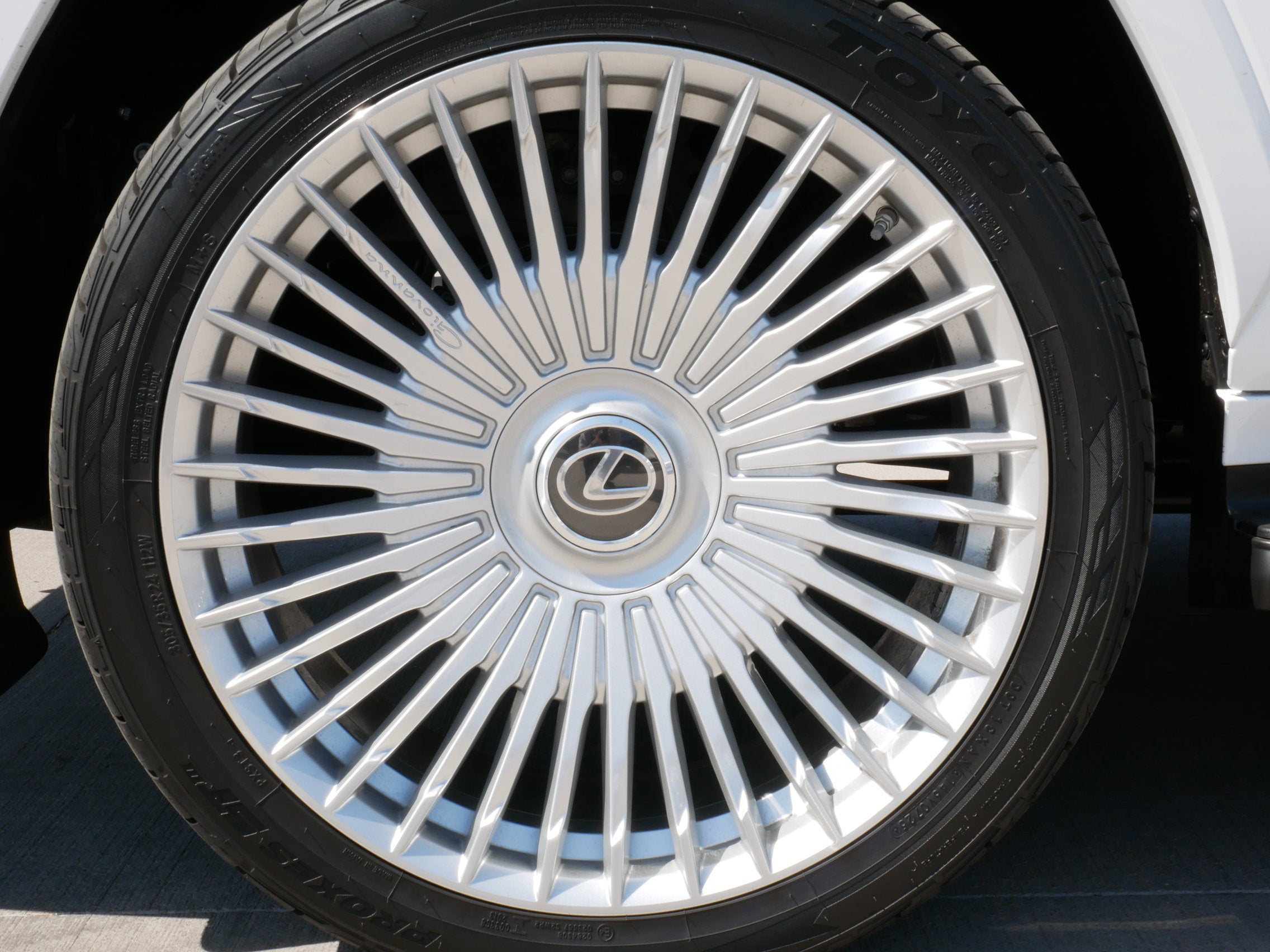 2025 Lexus LX 700h F SPORT