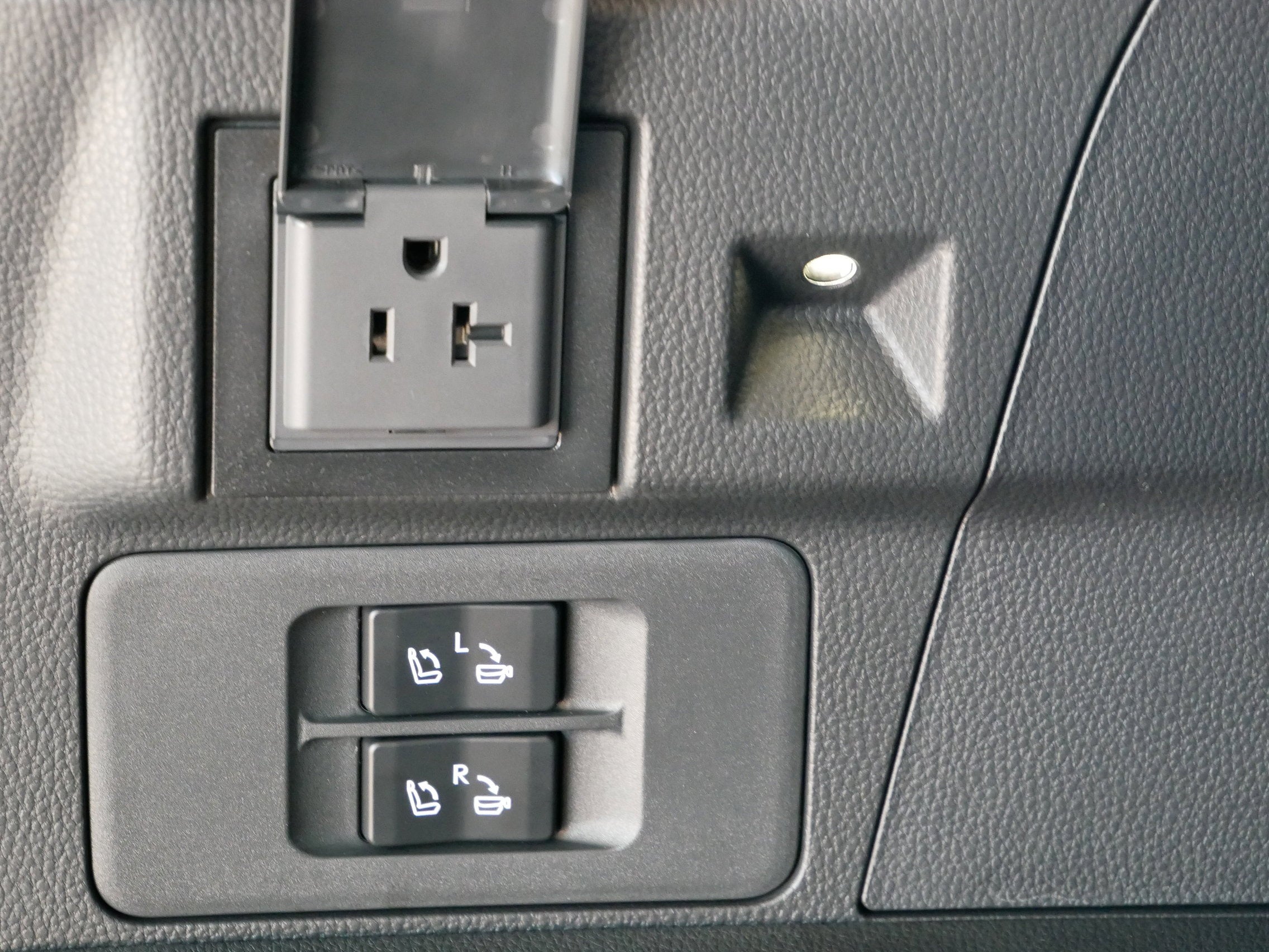 2025 Lexus LX 700h F SPORT