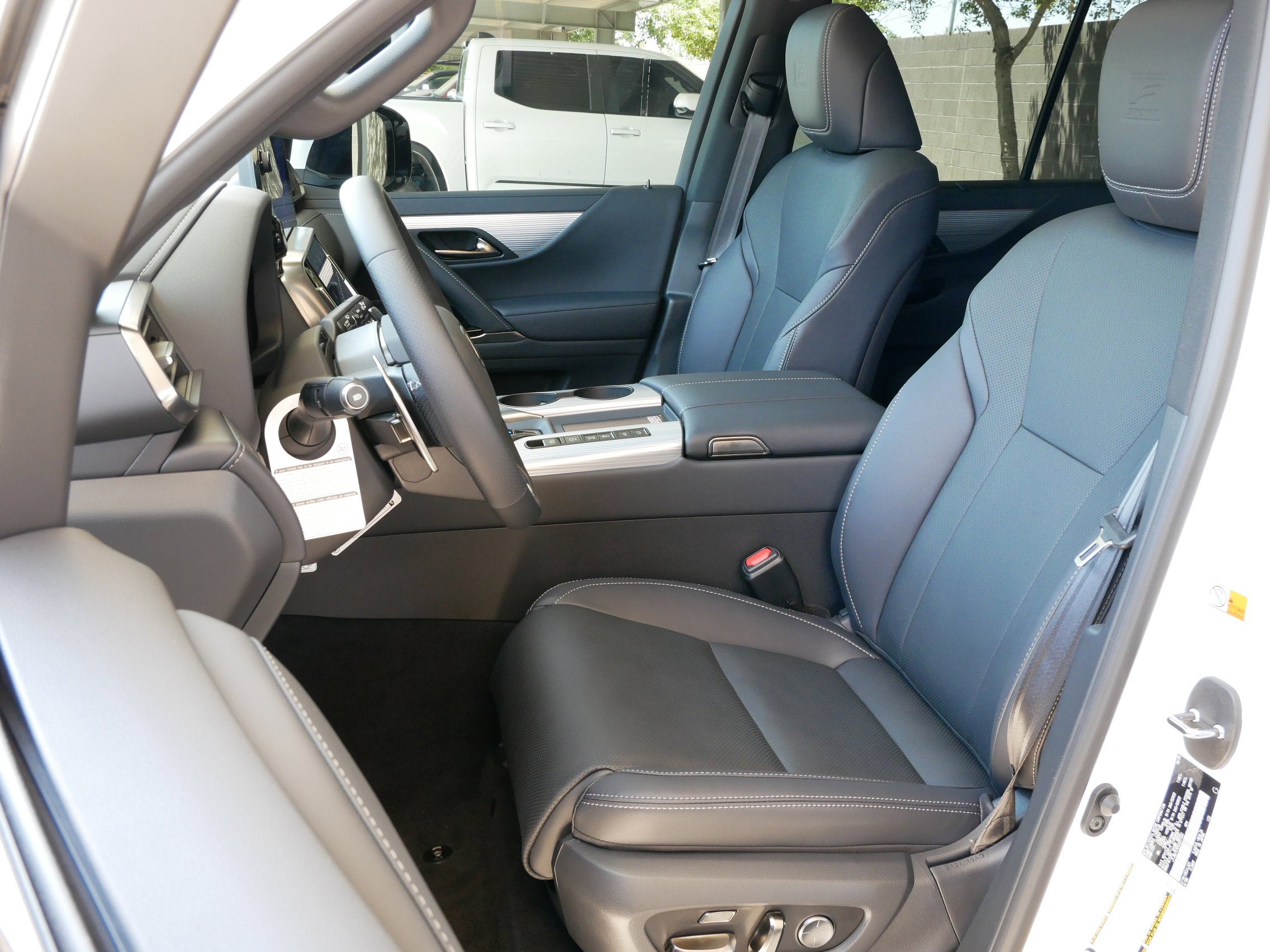 2025 Lexus LX 700h F SPORT