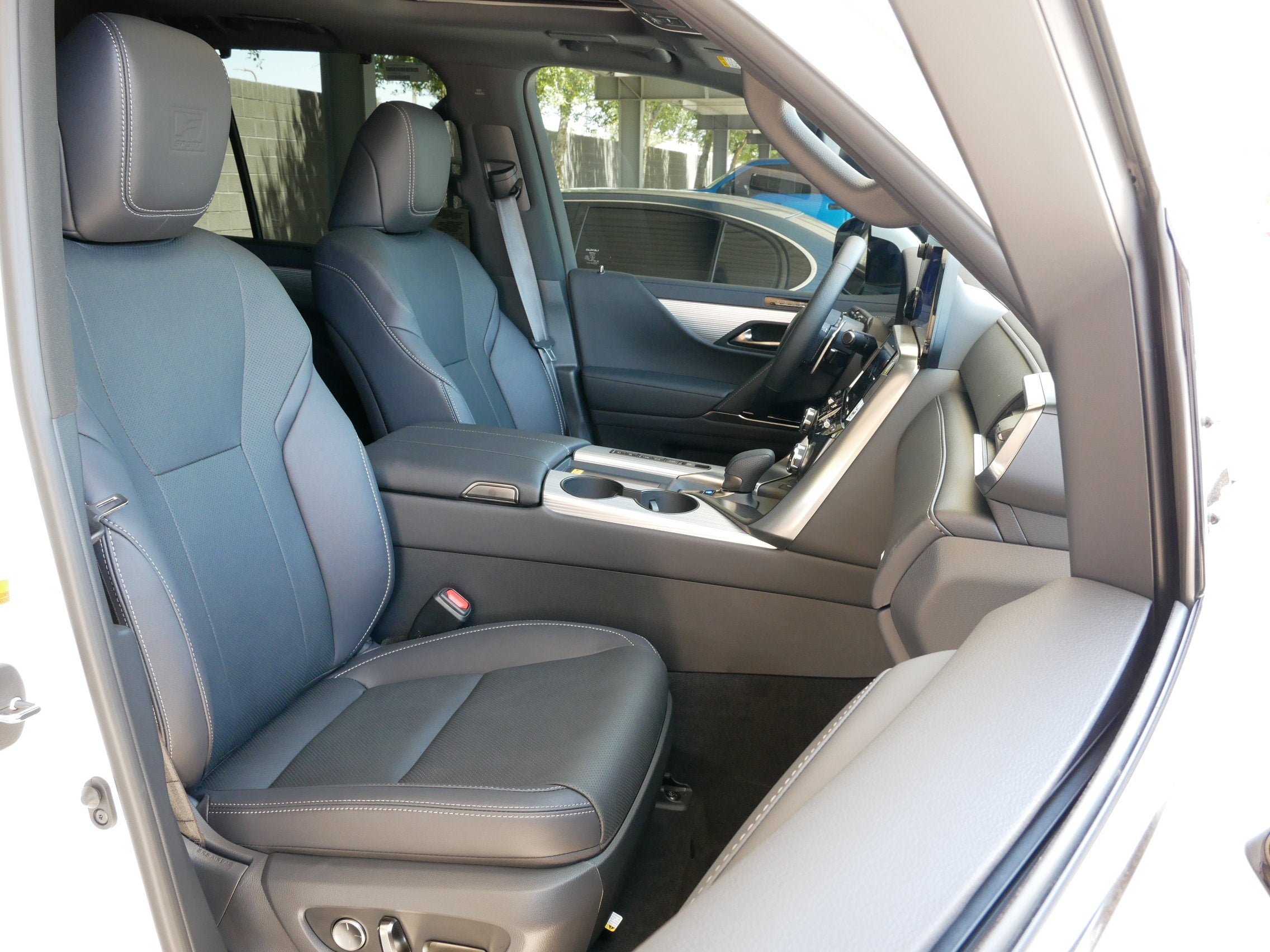 2025 Lexus LX 700h F SPORT