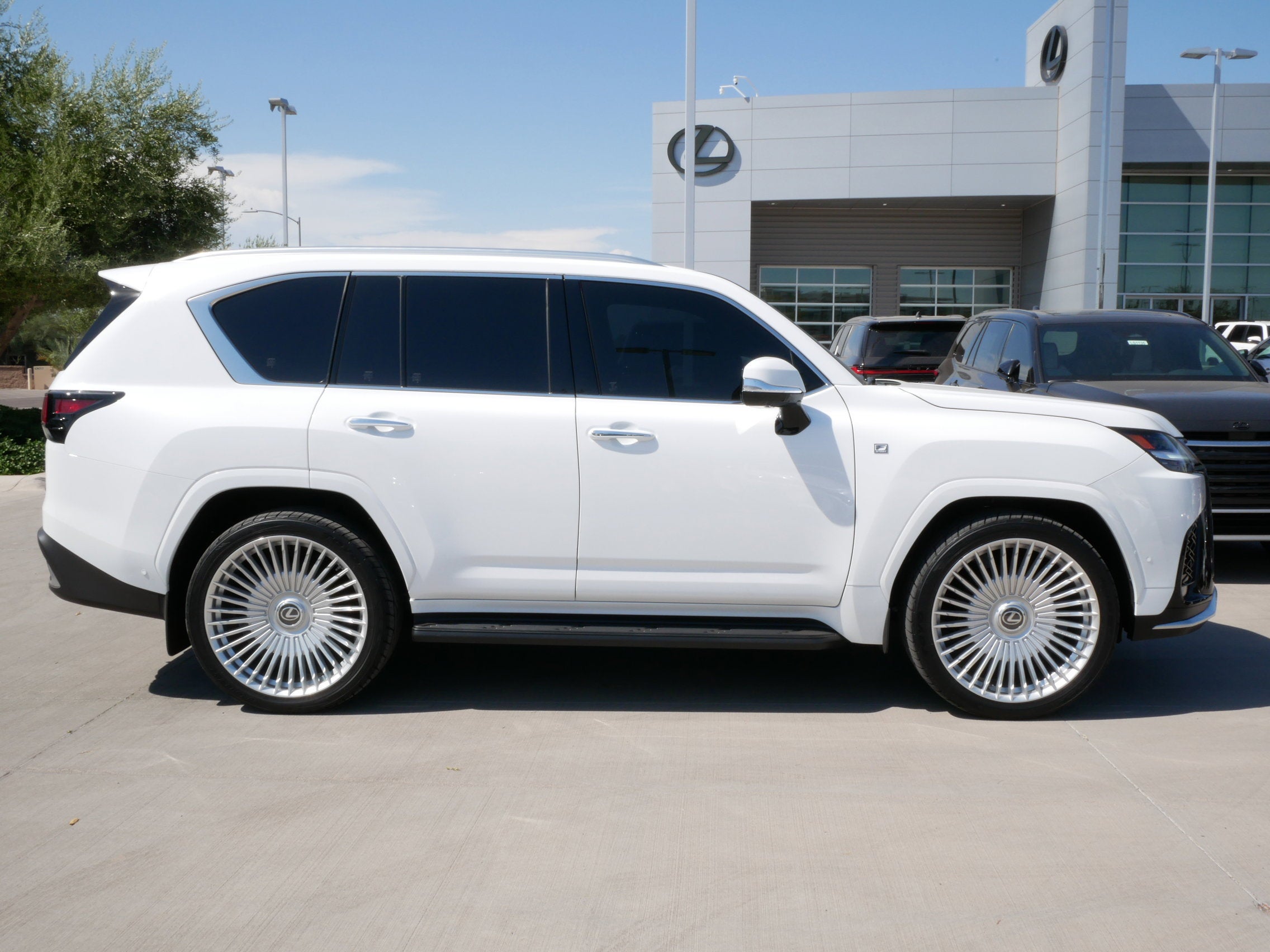 2025 Lexus LX 700h F SPORT