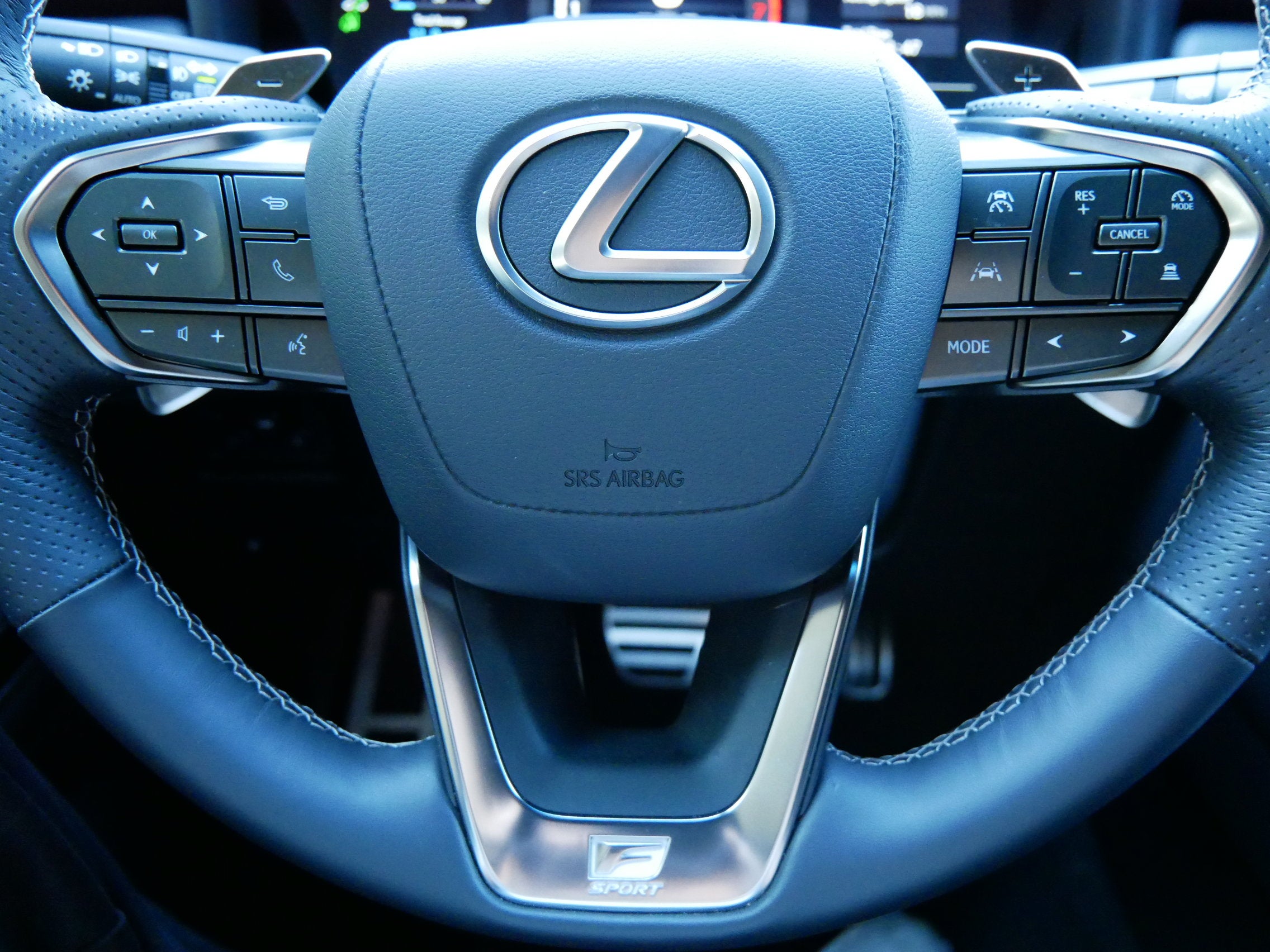 2026 Lexus LX 700h F SPORT Handling
