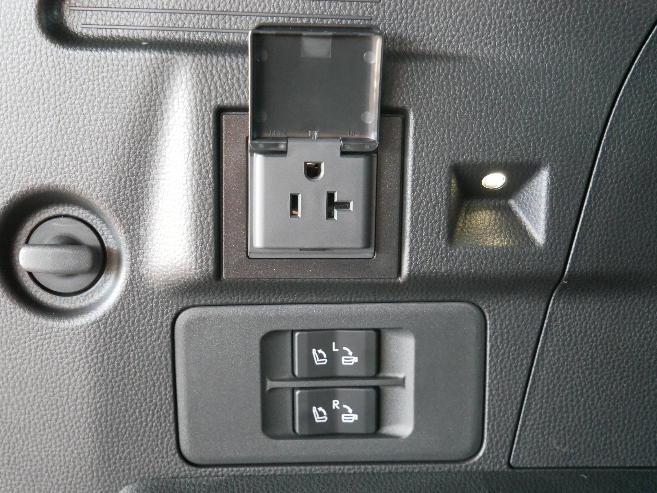 2026 Lexus LX 700h F SPORT Handling