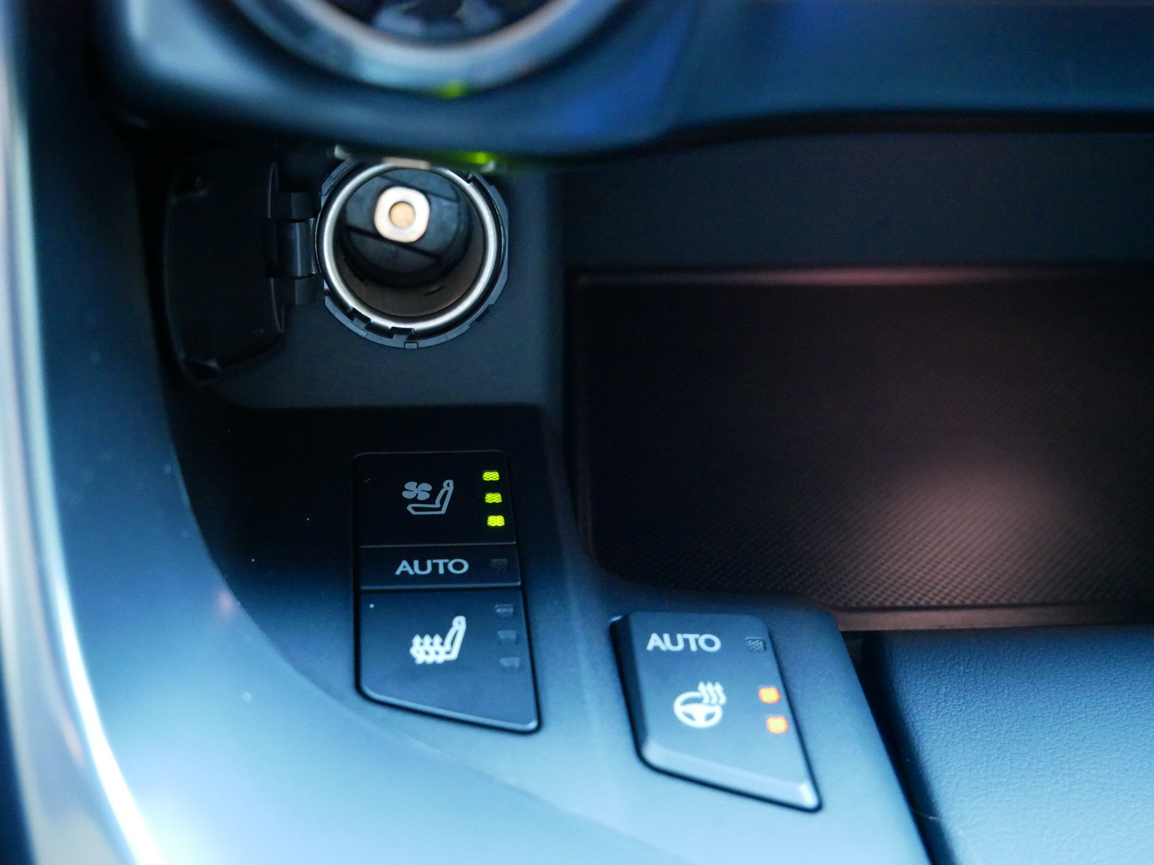 2026 Lexus LX 700h F SPORT Handling