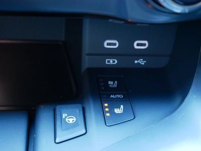 2026 Lexus LX 700h F SPORT Handling