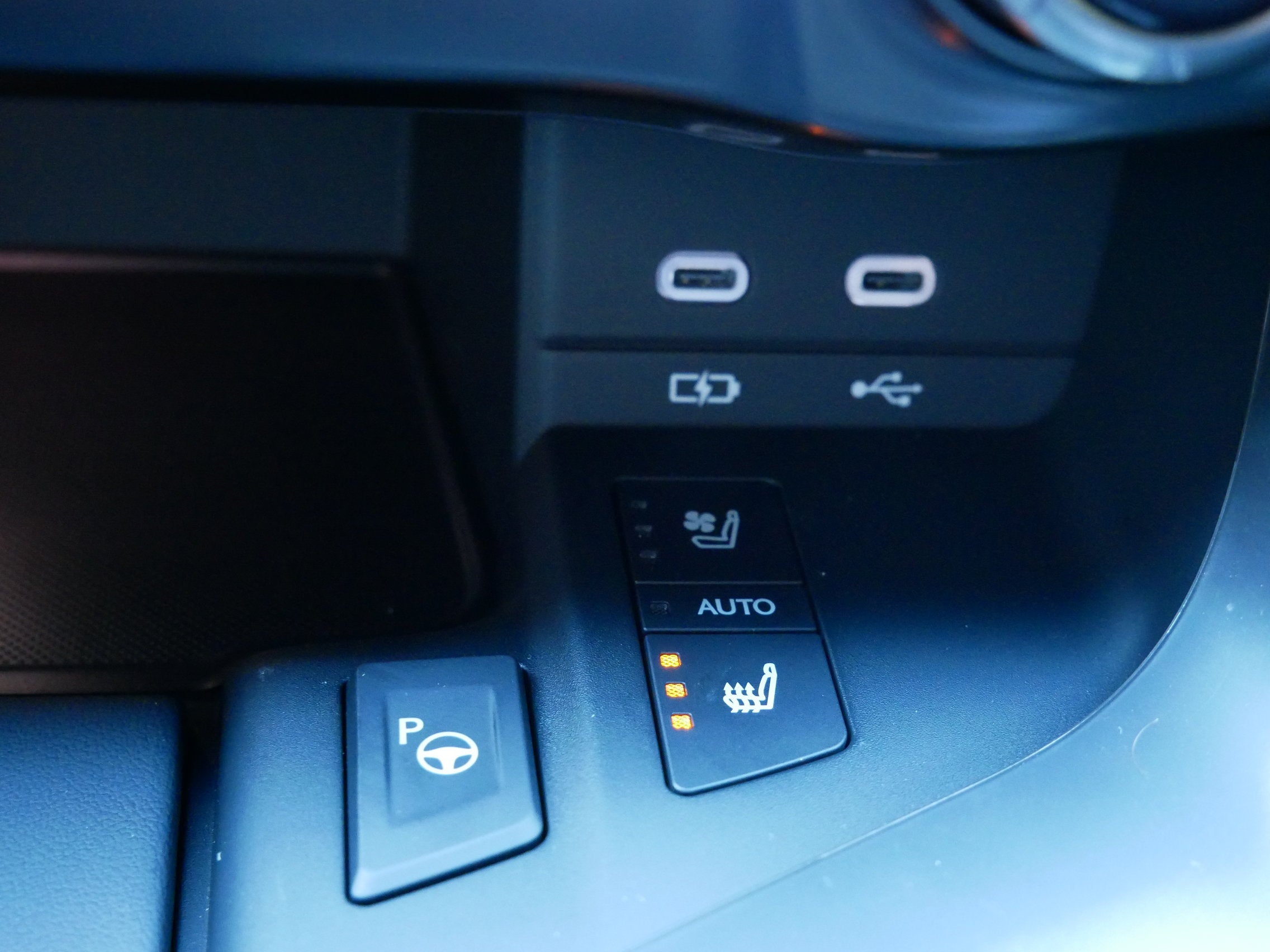 2026 Lexus LX 700h F SPORT Handling