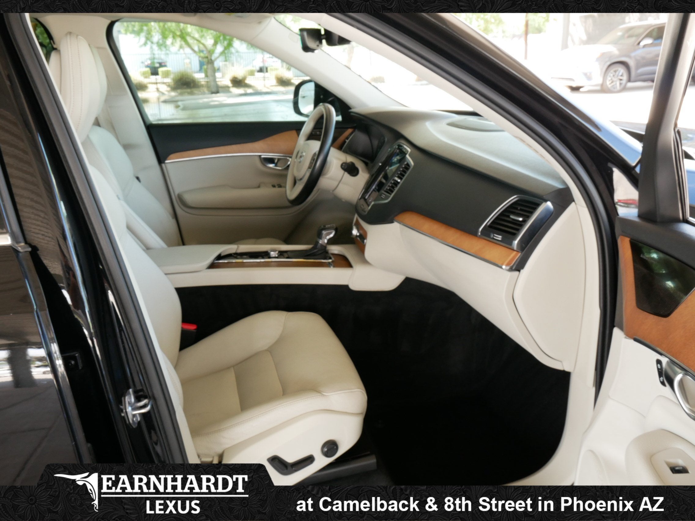 2021 Volvo XC90 Momentum