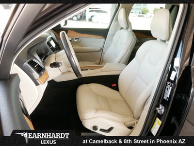2021 Volvo XC90 Momentum