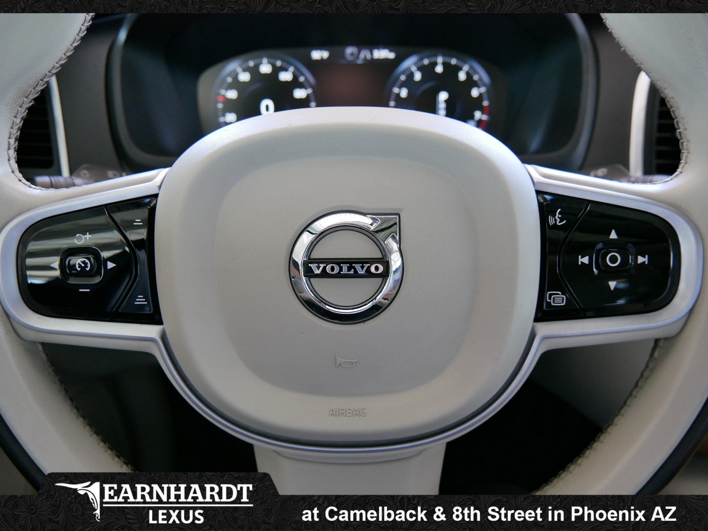 2021 Volvo XC90 Momentum
