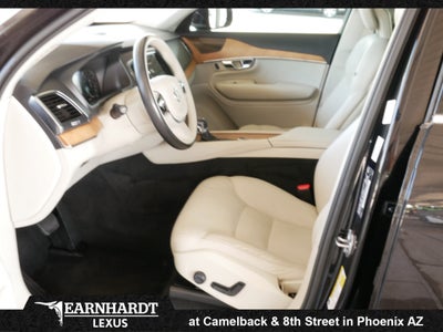 2021 Volvo XC90 Momentum