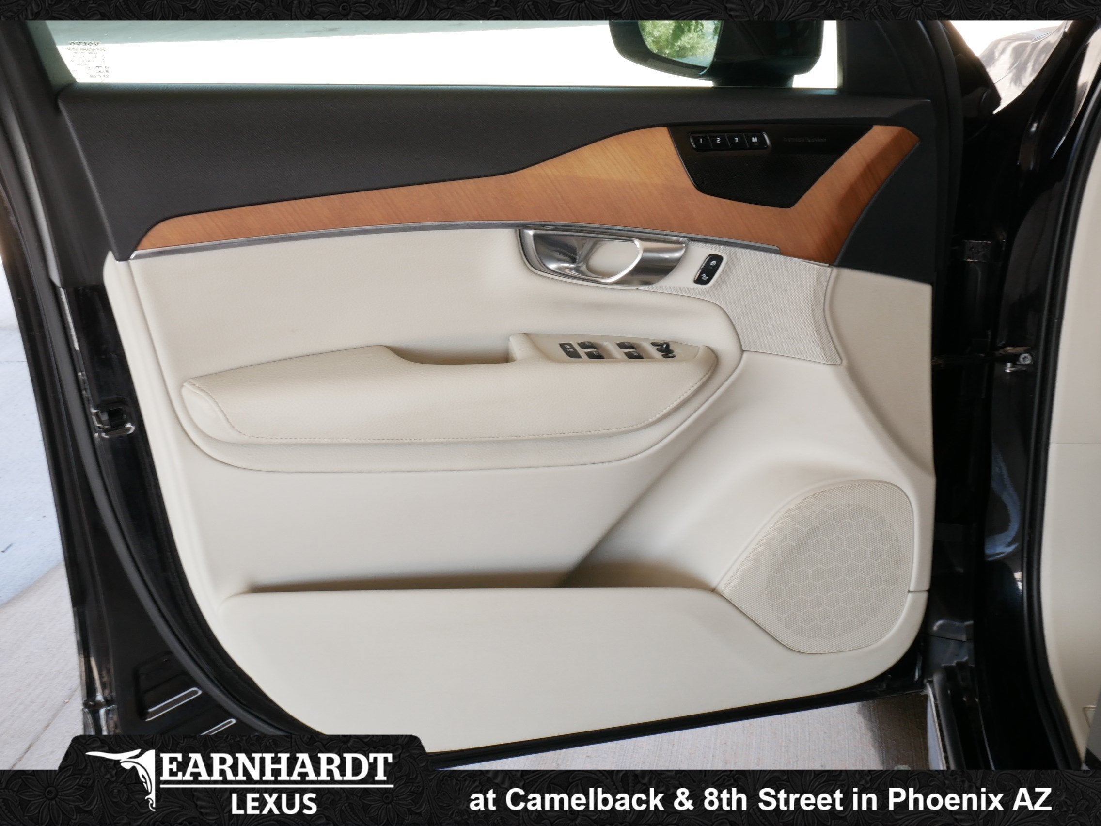 2021 Volvo XC90 Momentum
