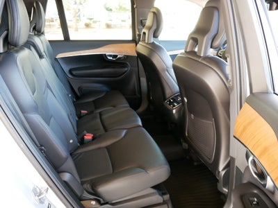 2022 Volvo XC90 Momentum