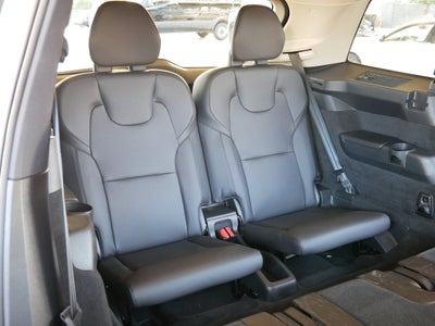 2022 Volvo XC90 Momentum