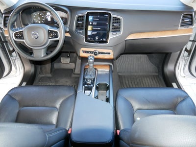 2022 Volvo XC90 Momentum