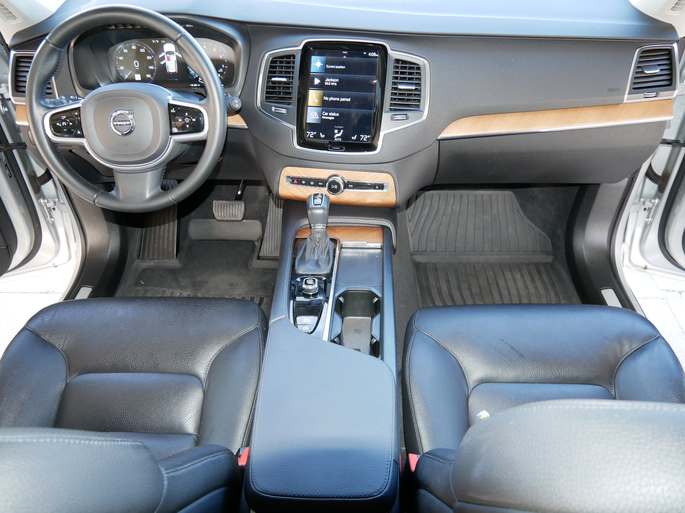 2022 Volvo XC90 Momentum