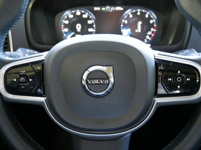 2022 Volvo XC90 Momentum