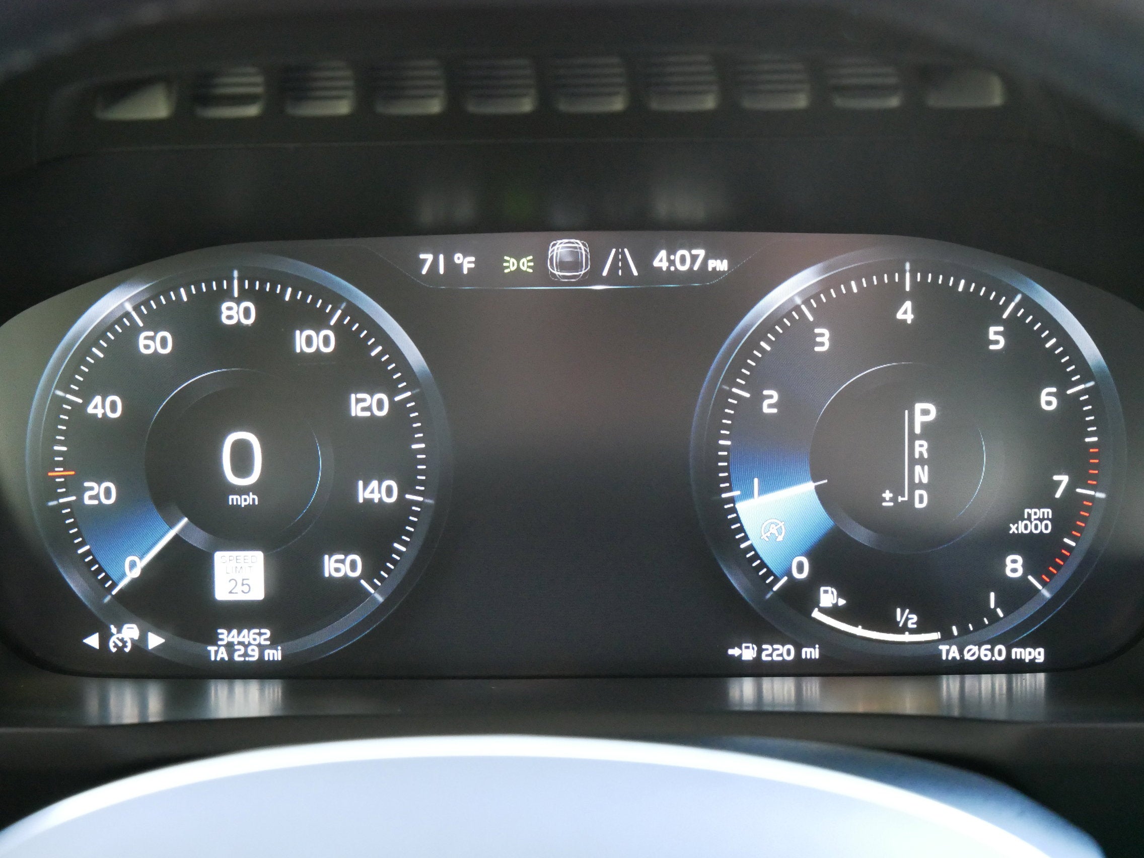 2022 Volvo XC90 Momentum