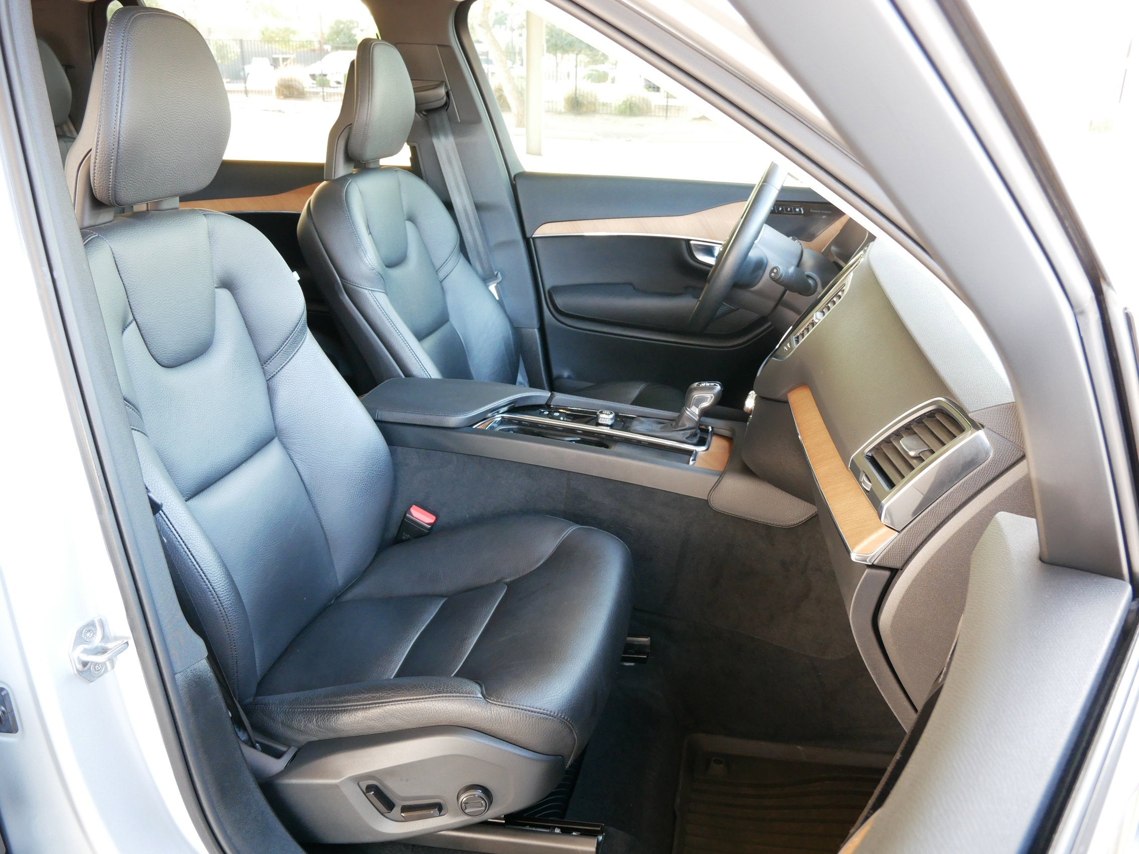 2022 Volvo XC90 Momentum