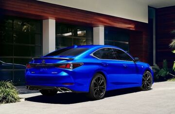 2021 Lexus ES Black Line Special Edition Rear Exterior