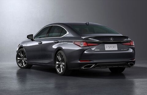 2022 Lexus ES Rear Exterior