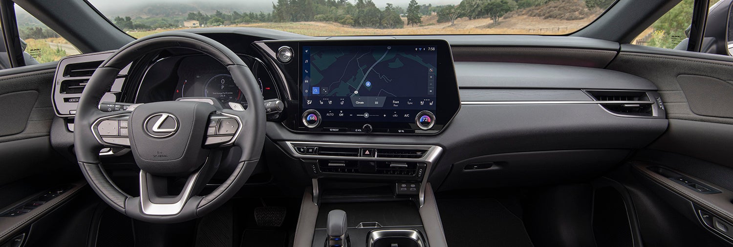 2023 Lexus RX vs 2023 Lincoln Nautilus side-by-side comparison infographic